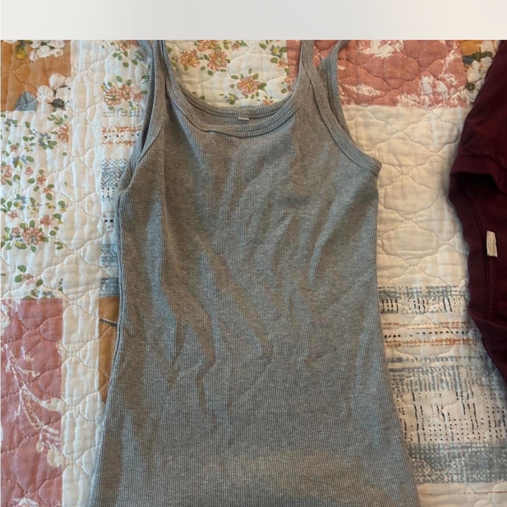 Gray Ribbed Tank Top - Picture 2 of 3